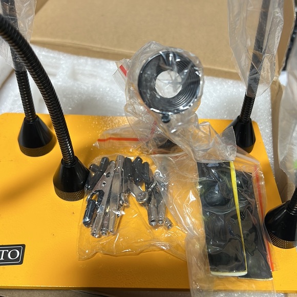 NIB Helping Hands Soldering Third Hand Soldering Tool Pcb Holder Station w4 Flex - Picture 3 of 4